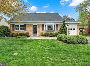 521 Hummingbird Dr, Lititz, PA 17543