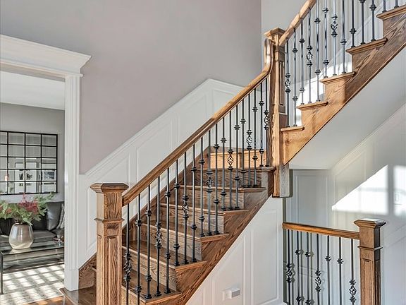 4th image of 14301 S Surrey Ct