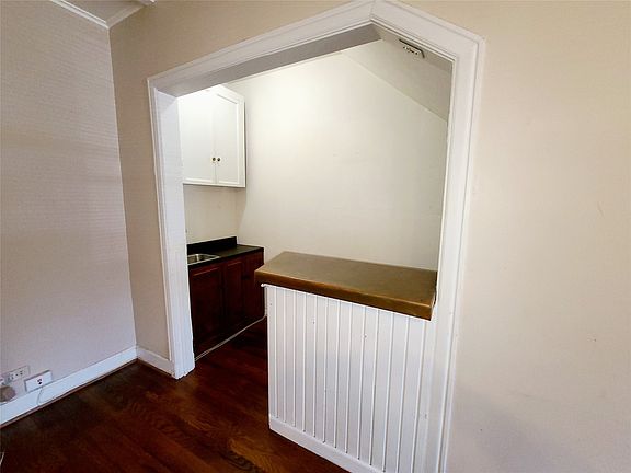 3rd image of 6200-6202 Goliad Ave