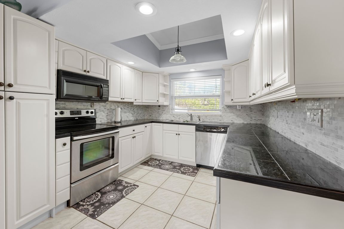 next background image