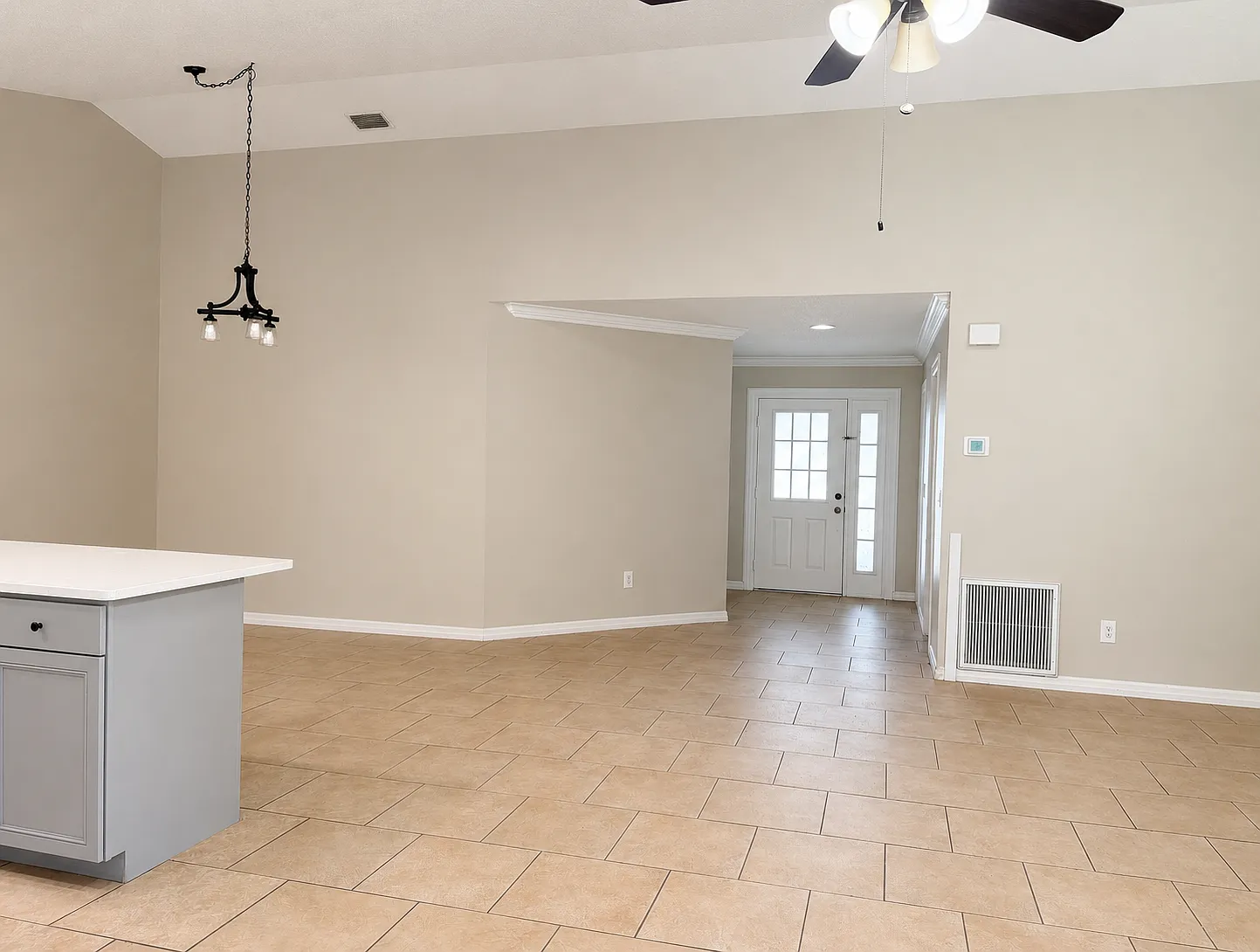 3 bed, 1408 sqft, $2,750 — Photo 2