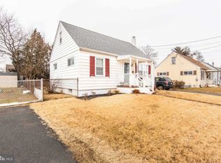 16 Forman Dr, Hamilton, NJ 08690