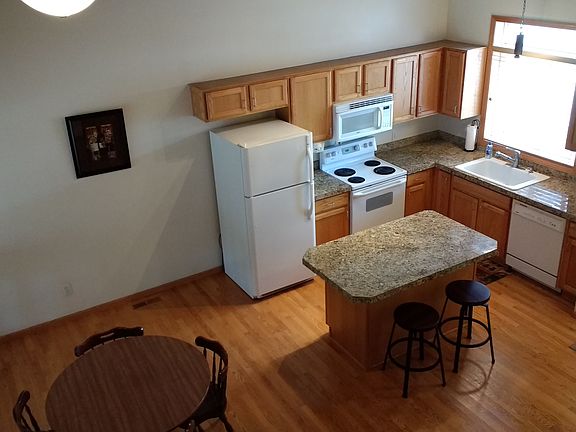 Kitchen / Dining