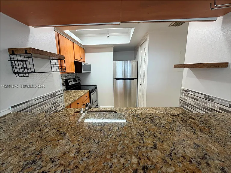 7601 E Treasure Dr #2007 — Photo 13