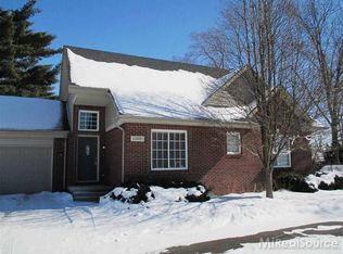 32880 Hampton Dr, Warren, MI 48092