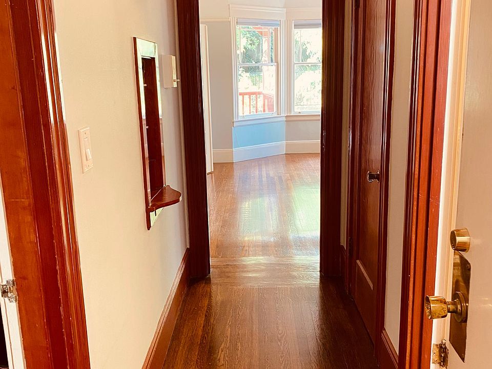1st image of 654 Castro St APT 1