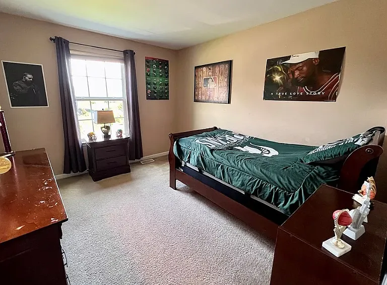 Airmont Dr — Photo 12