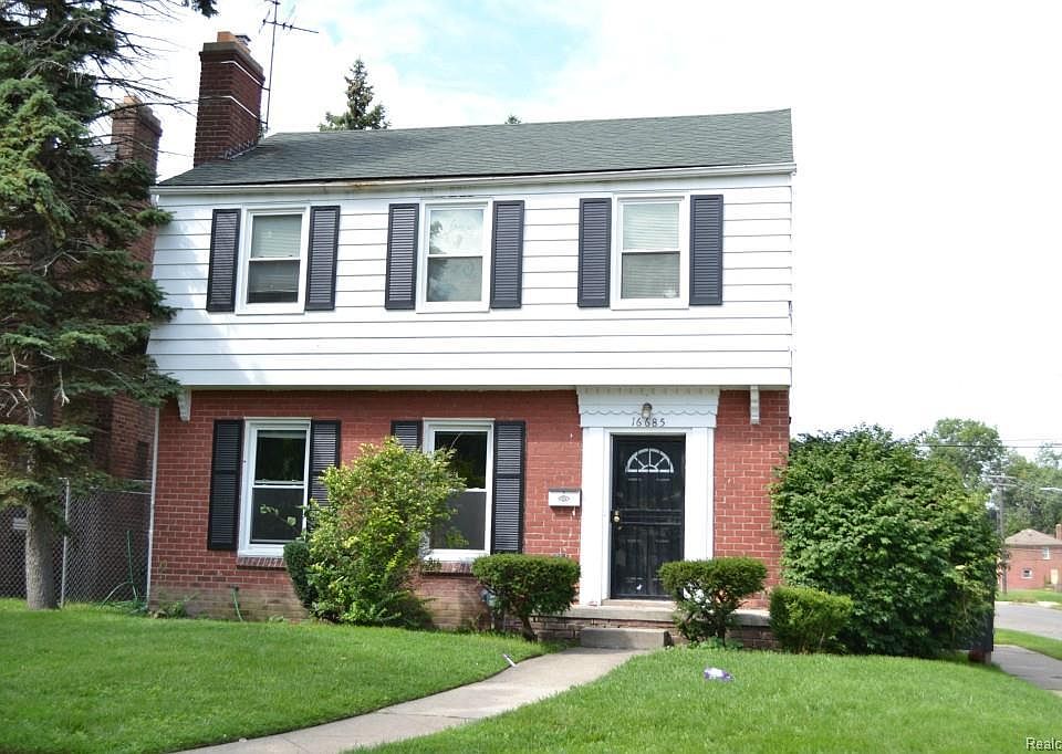 2nd image of 16685 Mark Twain St