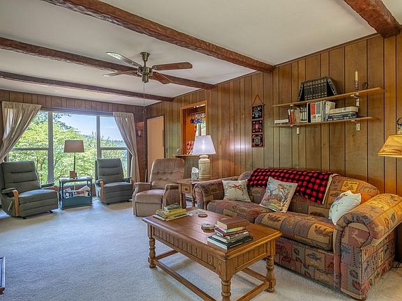 4th image of 1711 Village Rd