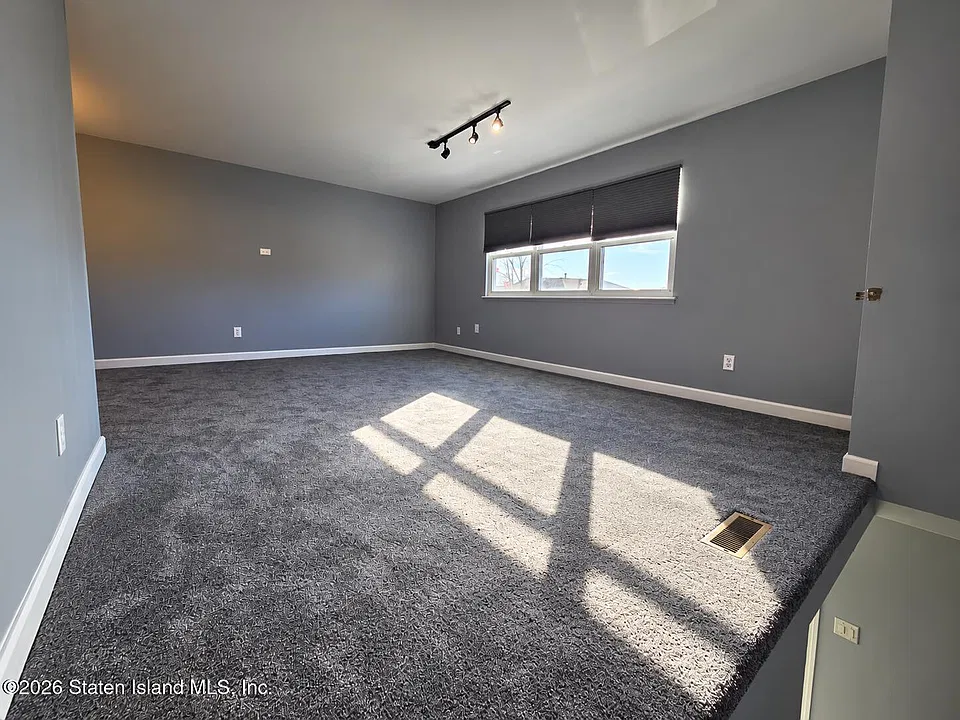 35 Cheryl Ave #1
