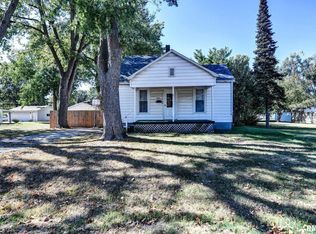625 N Silver St, Taylorville, IL 62568