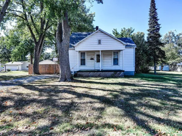 625 N Silver St, Taylorville, IL 62568