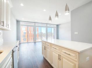 1337 W Taylor St #4, Chicago, IL 60607