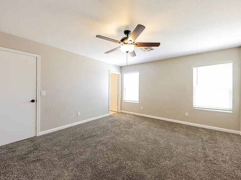 11535 W Windrose Ave — Photo 10