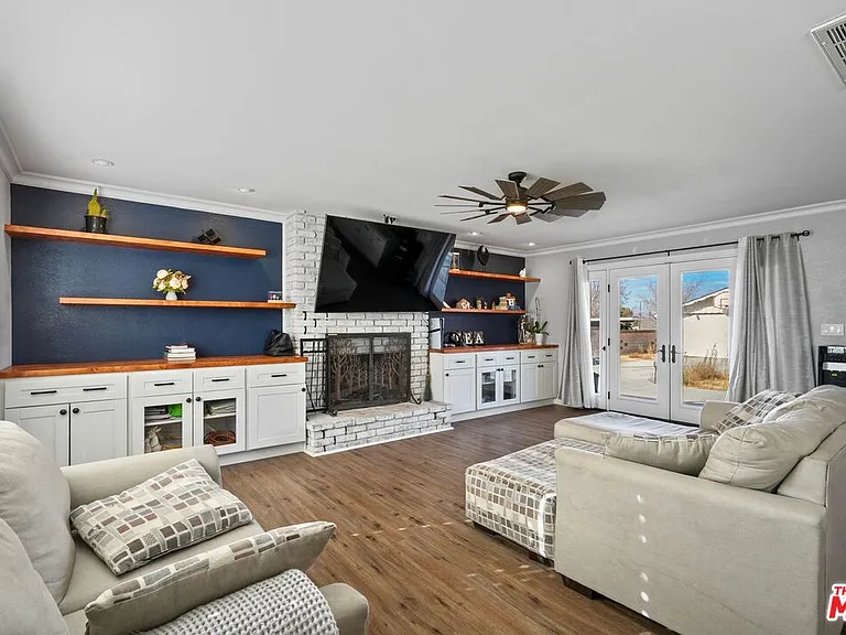 4631 W Avenue M8 — Photo 9