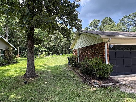4th image of 7905 N Pinewood Dr