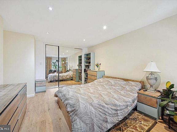 3rd image of 441 Tomlinson Rd APT F6