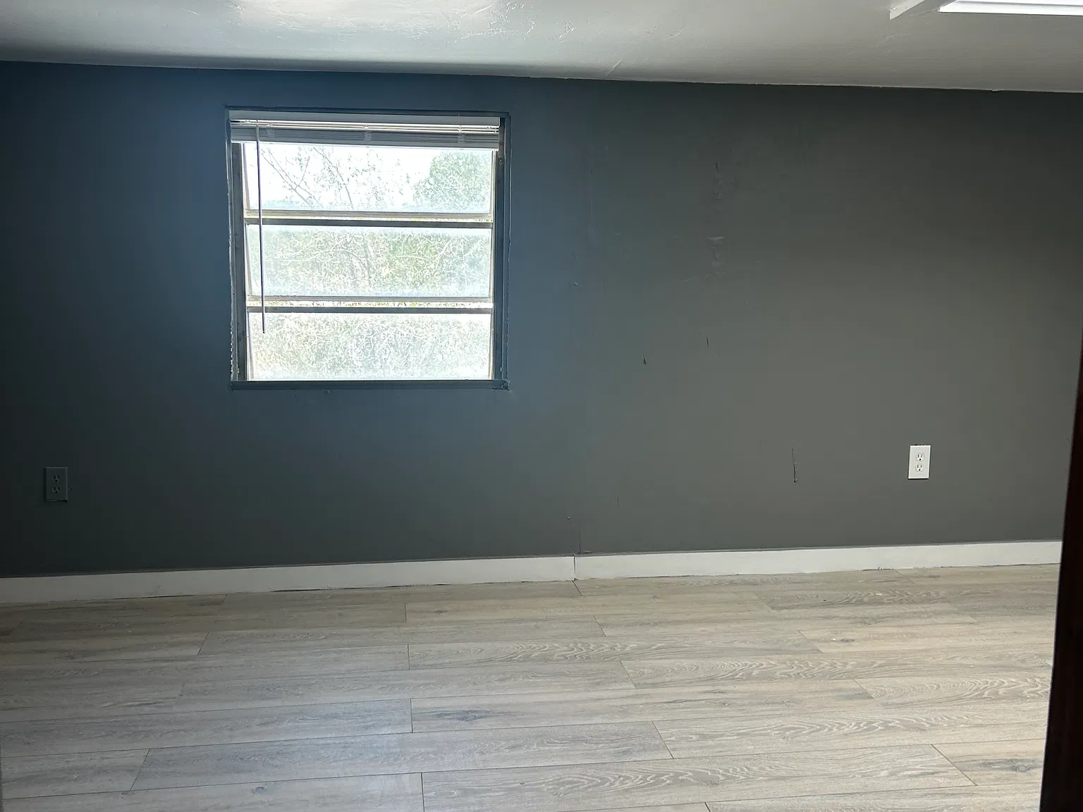 3 bed, 1000 sqft, $1,200 — Photo 2