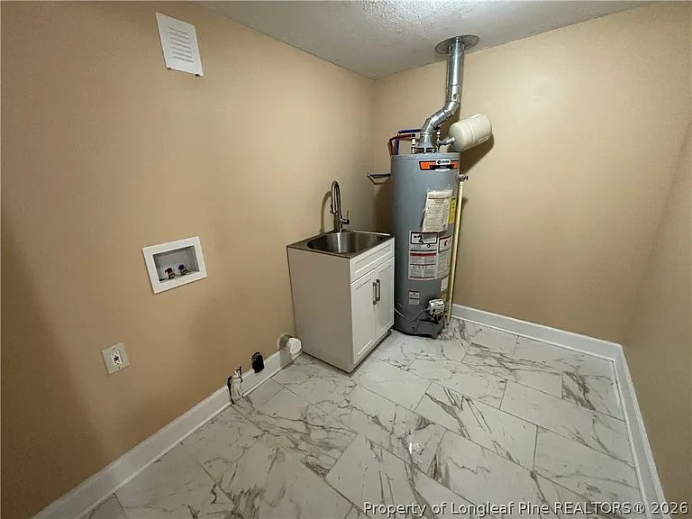 931 Fleetwood Dr — Photo 15