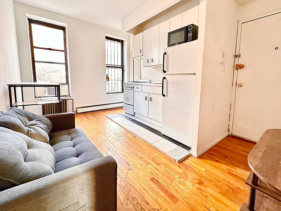 2nd image of 370 W 52nd St #5D