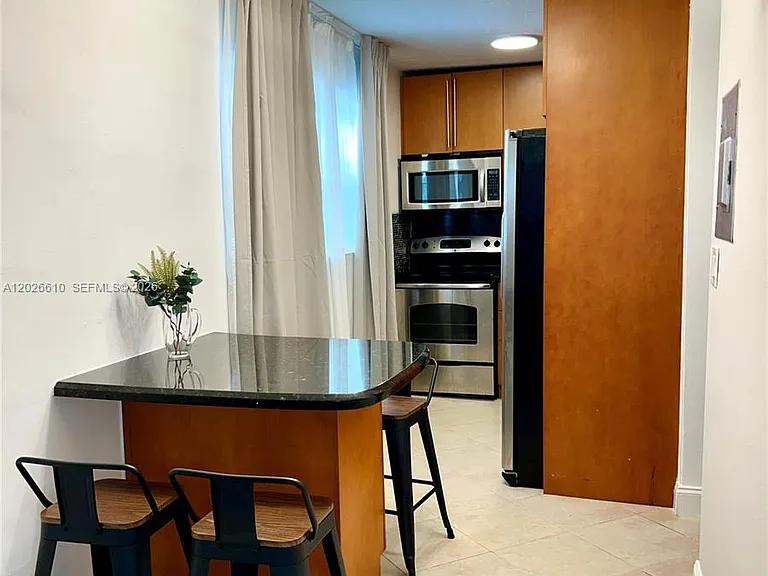 919 Michigan Ave #1 — Photo 6
