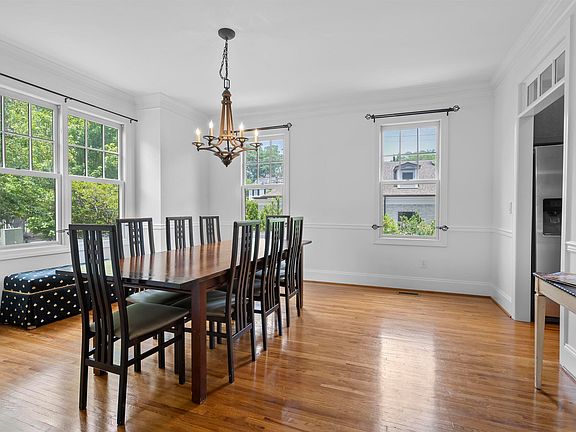 5th image of 5 W Prentiss Ave