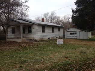 9054 Crest Dr, Fairview Heights, IL 62208