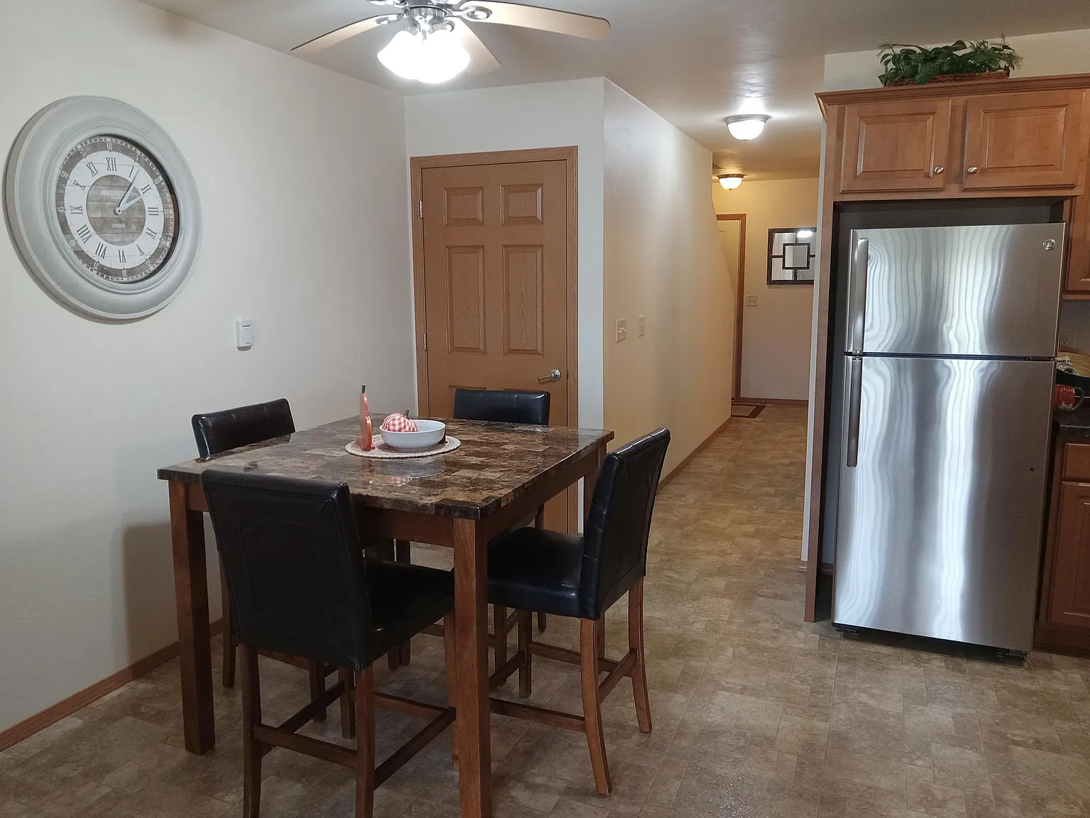 2 bed, 1.5 bath, 1500 sqft, $1,355 — Photo 2