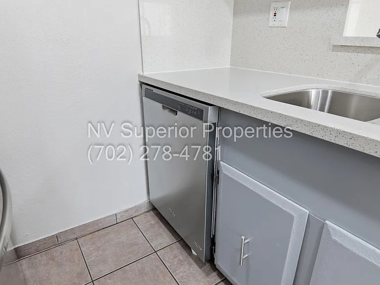 2274 E Desert Inn Rd — Photo 10