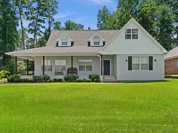 305 Robinwood Dr, Whitehouse, TX 75791
