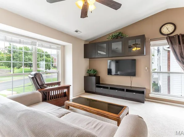 1335 Crossings Ct Unit C, Ballwin, MO 63021