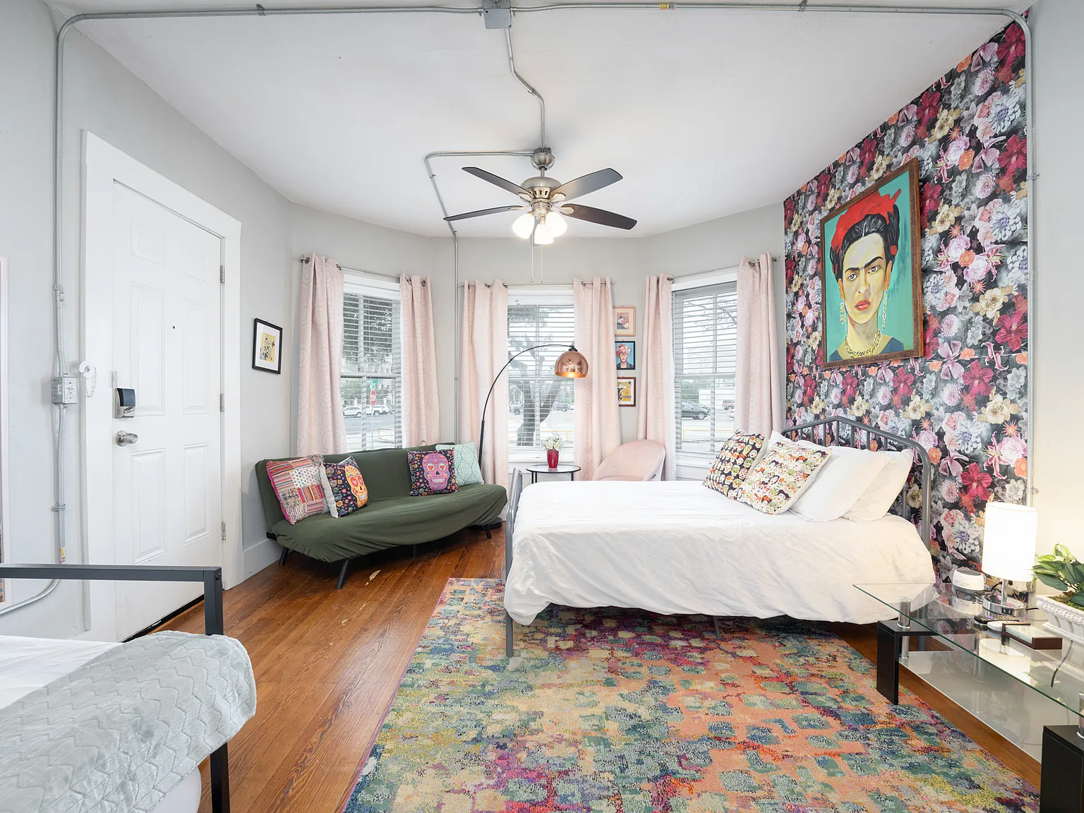 Studio, 540 sqft, $1,900 — Photo 1