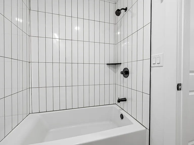 234 Webster Ave #1R — Photo 13