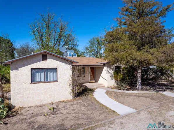 216 N James St, Carlsbad, NM 88220