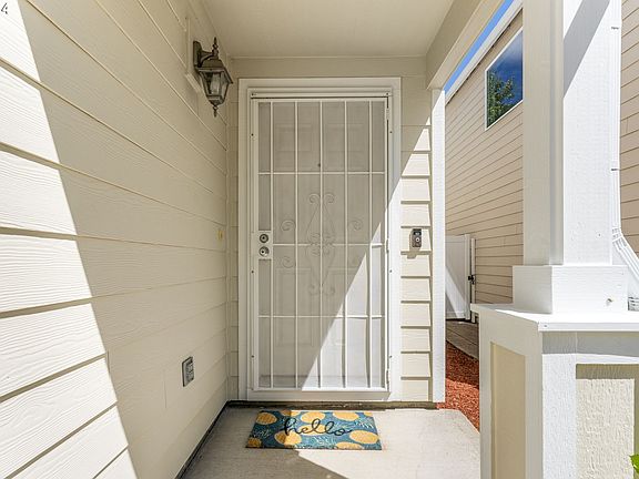 2nd image of 7014 NE 55th St