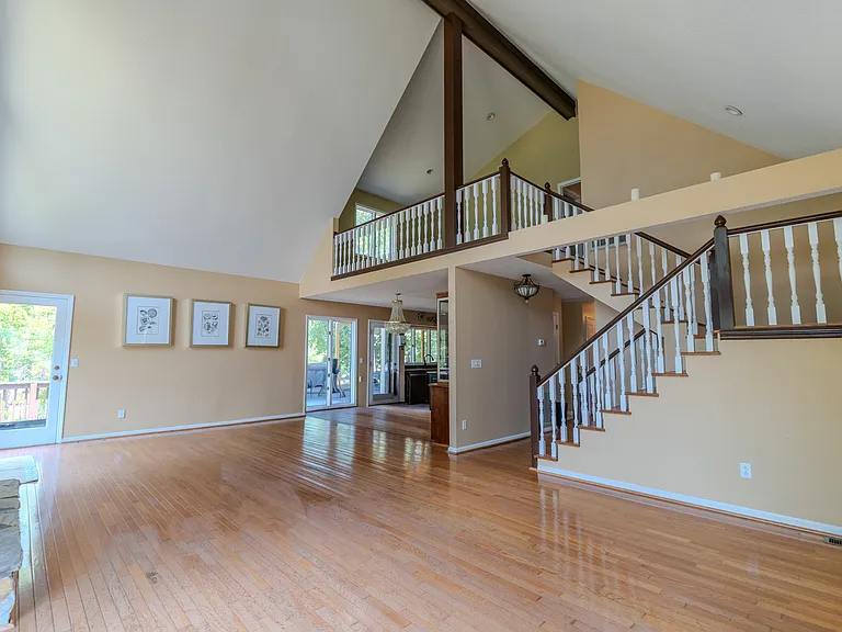256 Greenbay Rd — Photo 11