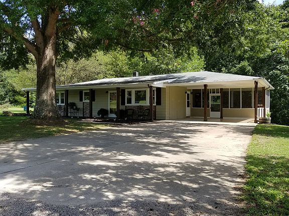 3rd image of 296 Staton Dr
