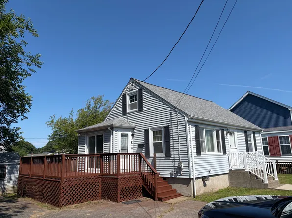 63 Prairie Ave, Swansea, MA 02777