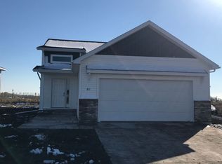 811 Cathy Dr W, West Fargo, ND 58078