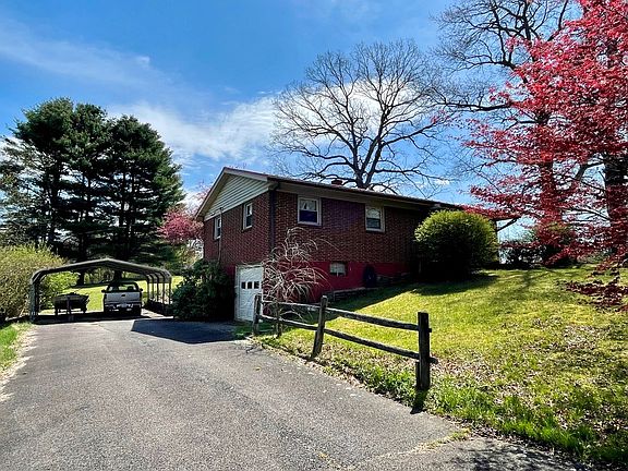 2nd image of 53 Cherry Blossom St
