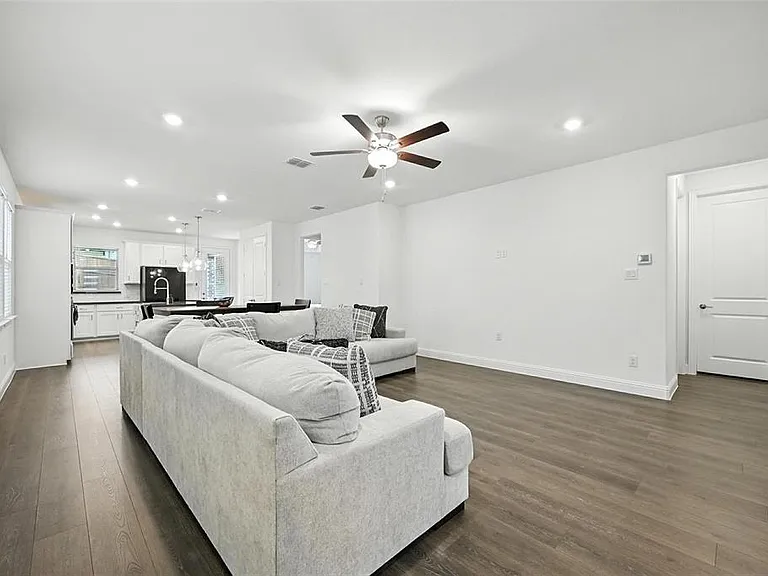 447 Holly Rd — Photo 19