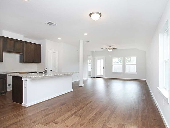 Aviator - Casual Dining