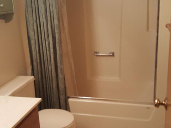 4th image of 860 Carol Ave