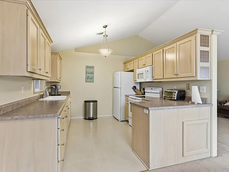 471 Scottsdale Cir — Photo 12