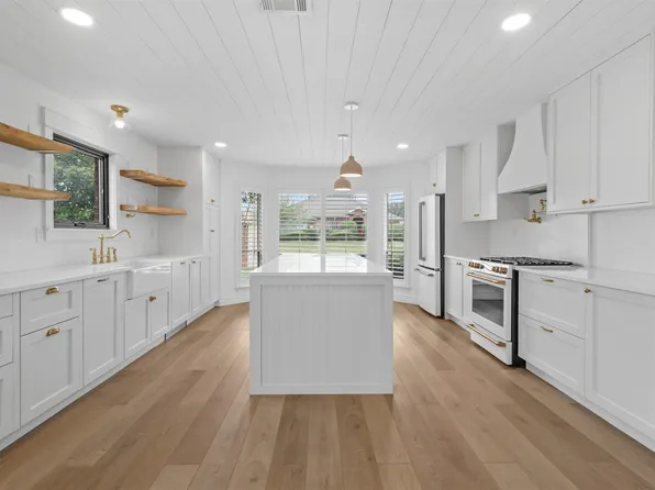 521 Seminole Trl, Murphy, TX 75094