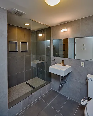 Sold by R New York | media 33