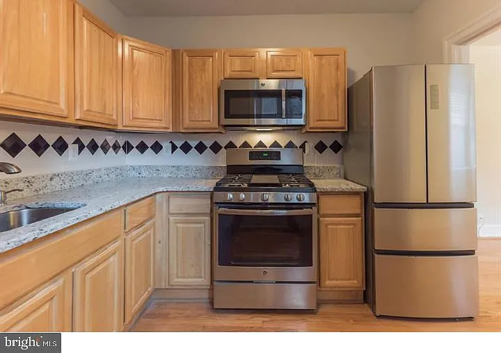 2130 Locust St #A3 — Photo 10