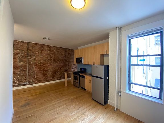 3rd image of 332 E 18th St APT 16