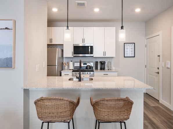 100 Kaplan Ct #2-103
