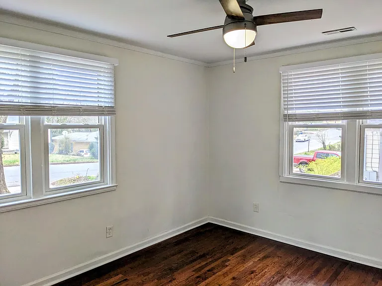 1272 Almont Dr SW — Photo 10